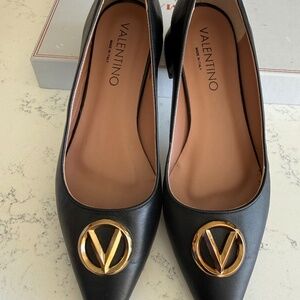 **SOLD**Valentino Perla black leather kitten heels